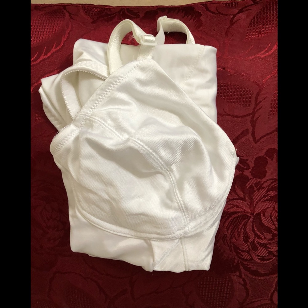 🚺 NWOT Cupid full body shaper White 36B 🚺